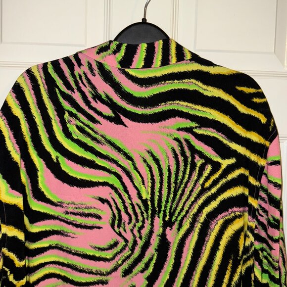 AUTHENTIC  MENS VERSACE SHORT SLEEVE BUTTON UP SHIRT SIZE 48 LOOSE FIT M/L - Picture 10 of 12